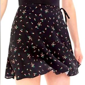 Urban outfitters Rose bud Detail Wrap Mini Skirt Size Small